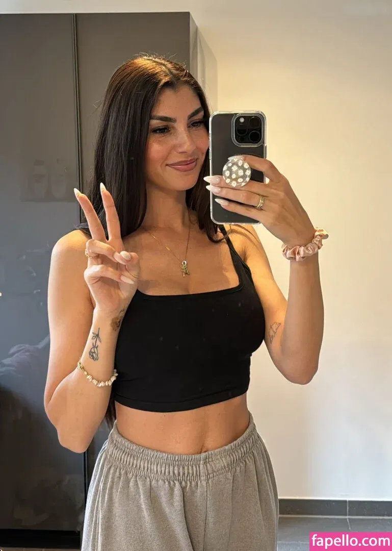 Yeliz Koc Onlyfans Photo Gallery 