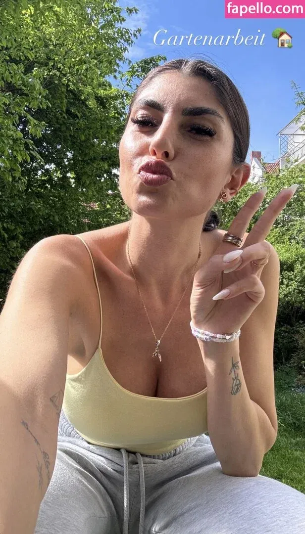 Yeliz Koc Onlyfans Photo Gallery 