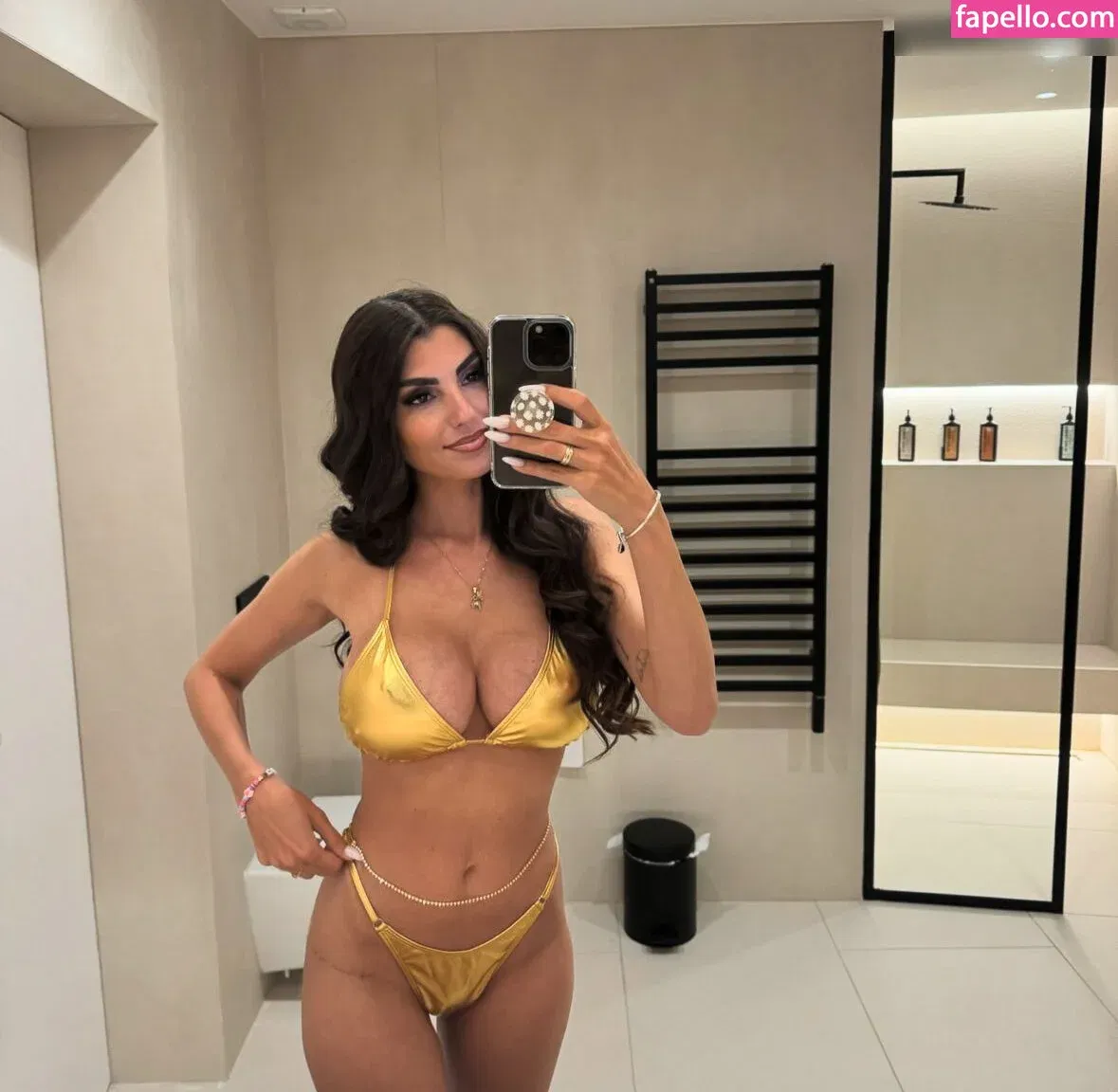 Yeliz Koc Onlyfans Photo Gallery 