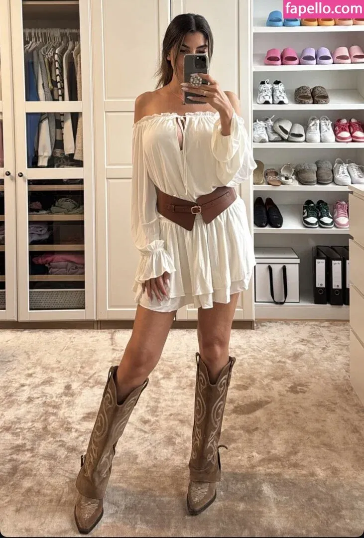 Yeliz Koc Onlyfans Photo Gallery 