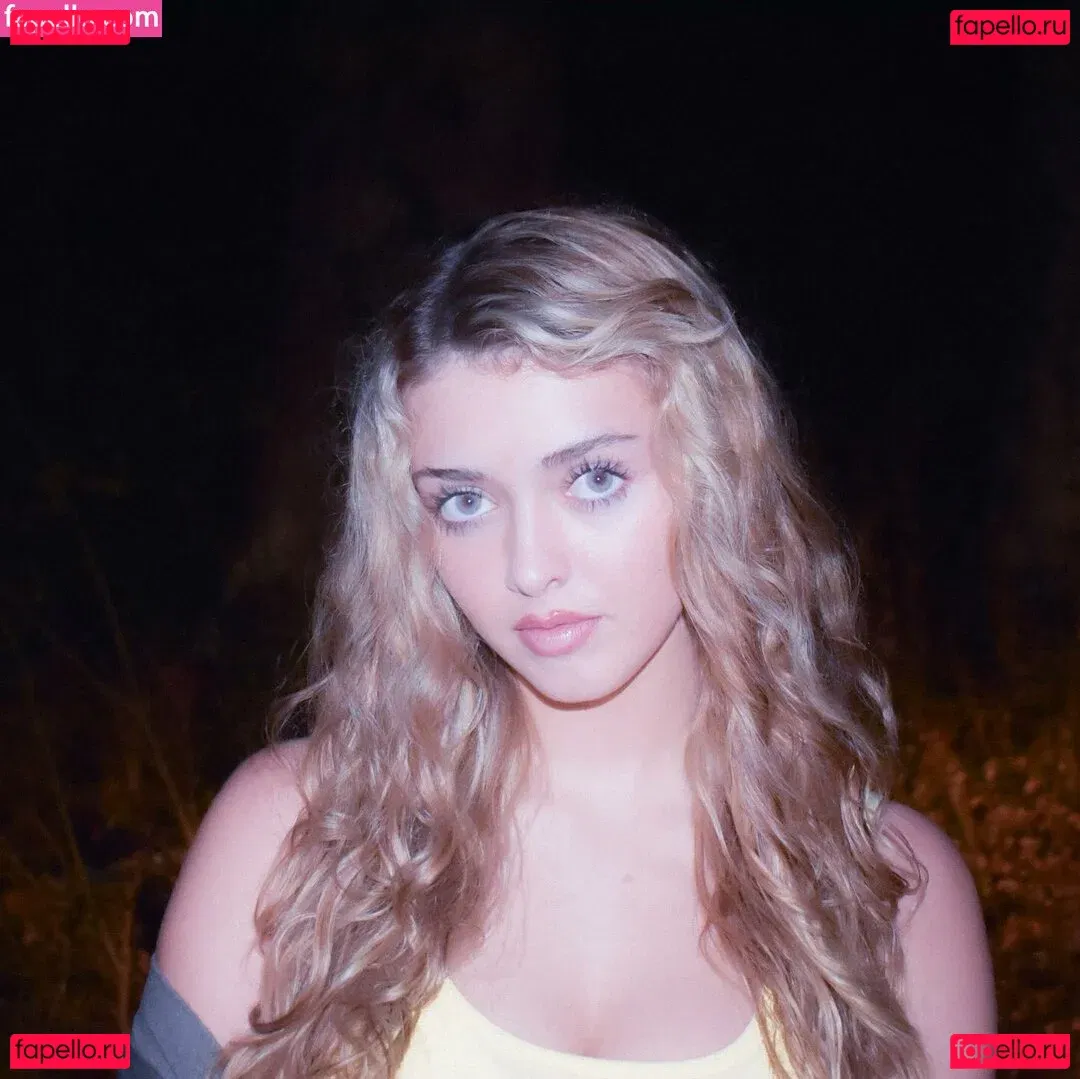 YodelingHaley Onlyfans Photo Gallery 