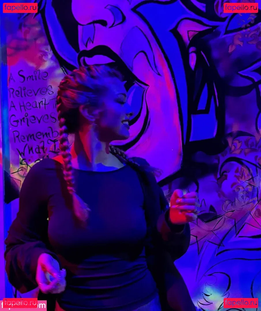 YodelingHaley Onlyfans Photo Gallery 