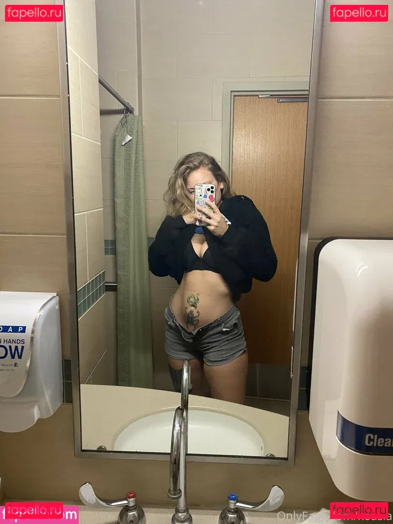 xoasia Onlyfans Photo Gallery 