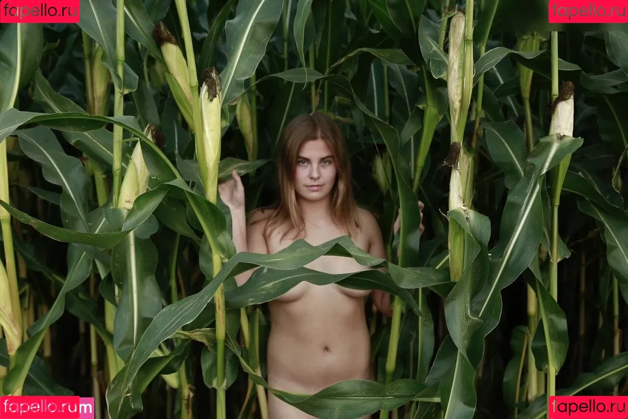 Dairy lena Onlyfans Photo Gallery 