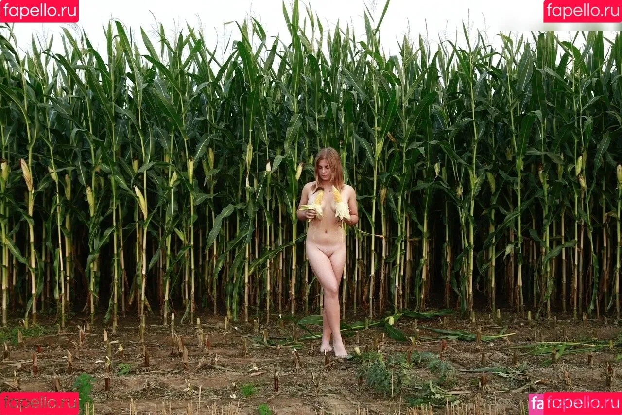 Dairy lena Onlyfans Photo Gallery 