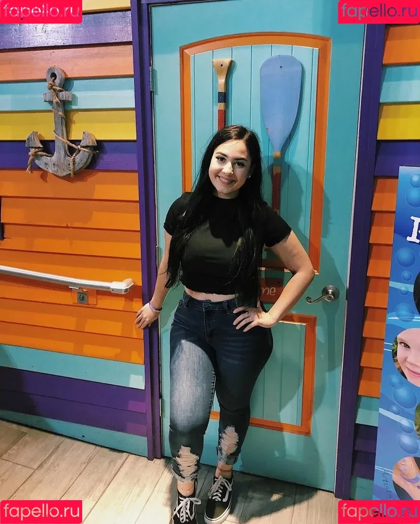 Selena Flores Onlyfans Photo Gallery 