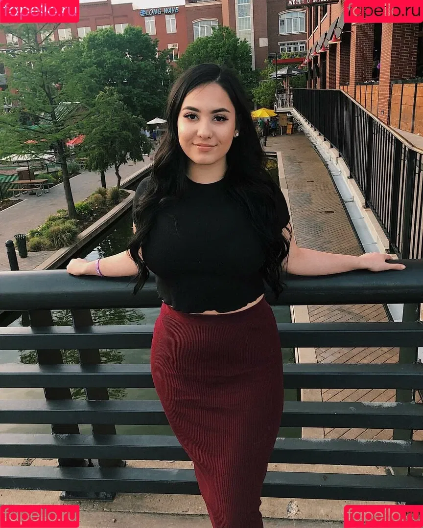 Selena Flores Onlyfans Photo Gallery 