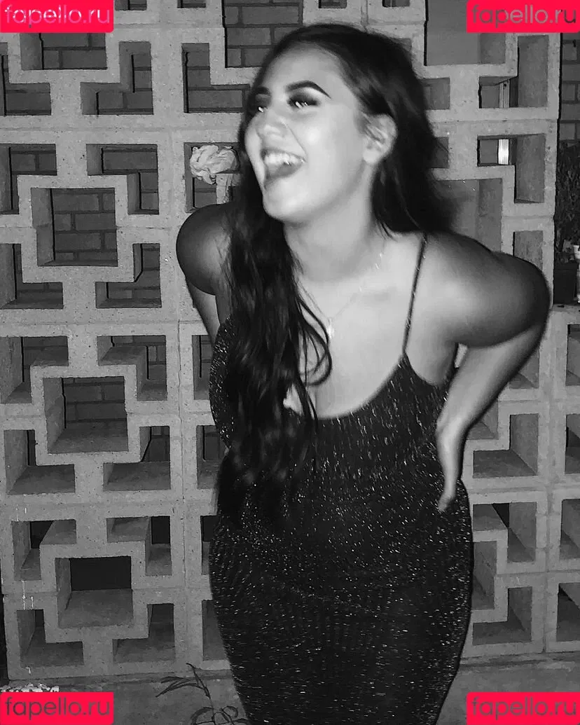 Selena Flores Onlyfans Photo Gallery 