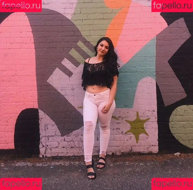 Selena Flores Onlyfans Photo Gallery 