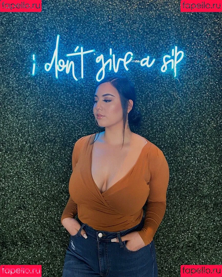 Selena Flores Onlyfans Photo Gallery 