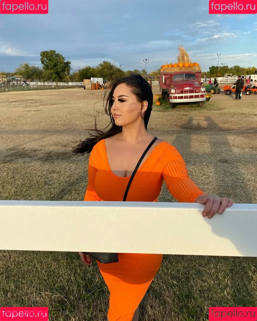 Selena Flores Onlyfans Photo Gallery 