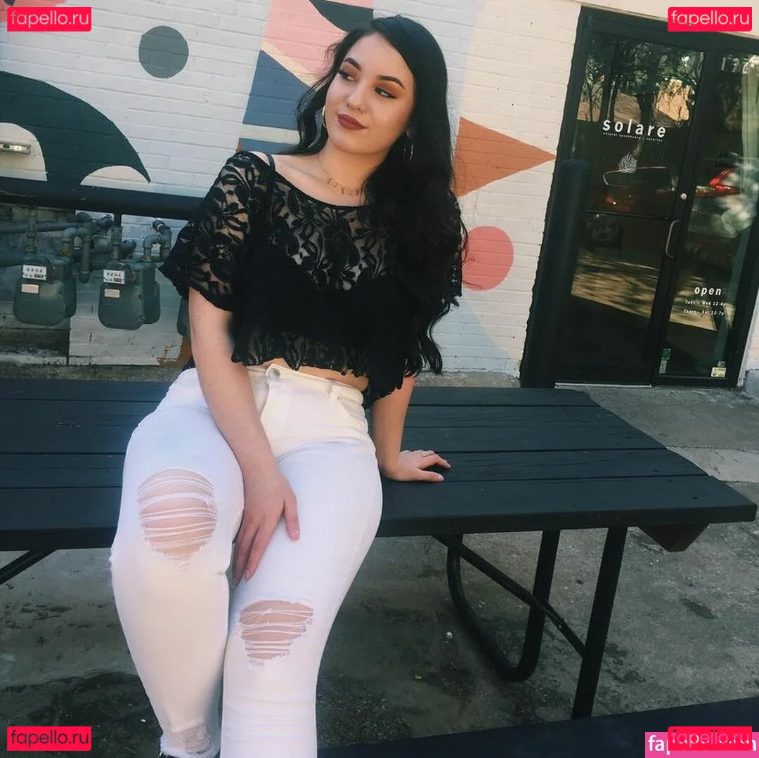 Selena Flores Onlyfans Photo Gallery 