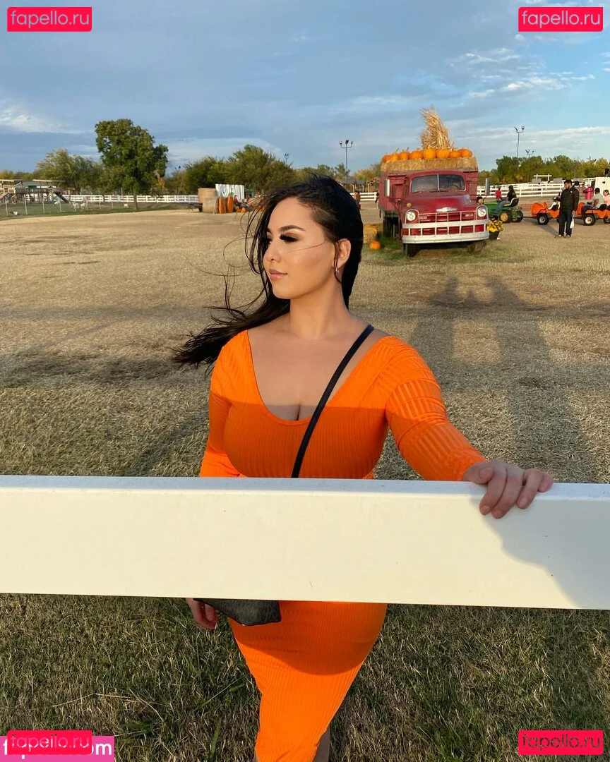 Selena Flores Onlyfans Photo Gallery 