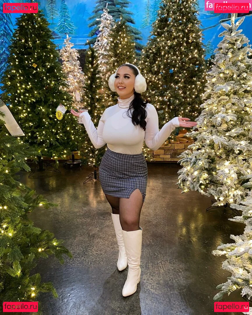 Selena Flores Onlyfans Photo Gallery 