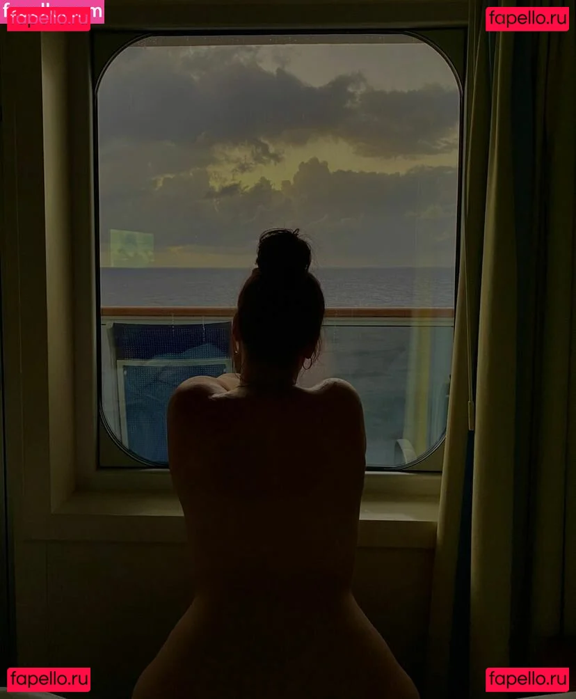 Selena Flores Onlyfans Photo Gallery 