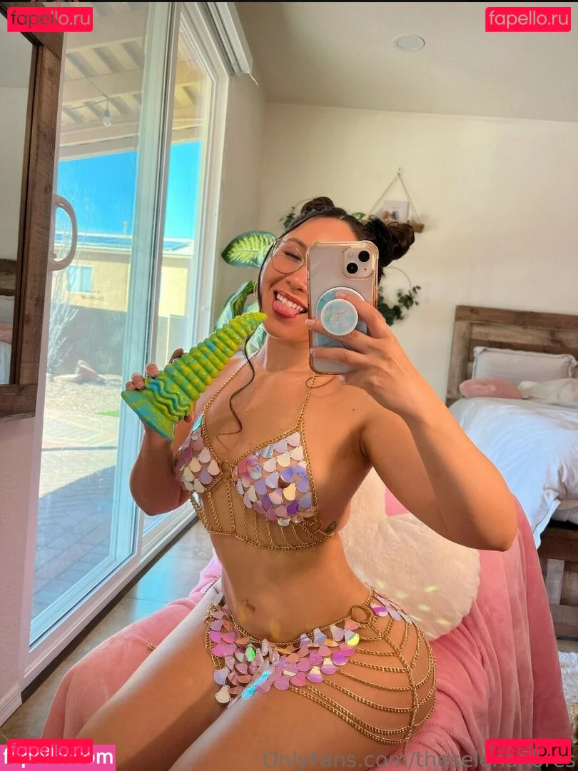 Selena Flores Onlyfans Photo Gallery 