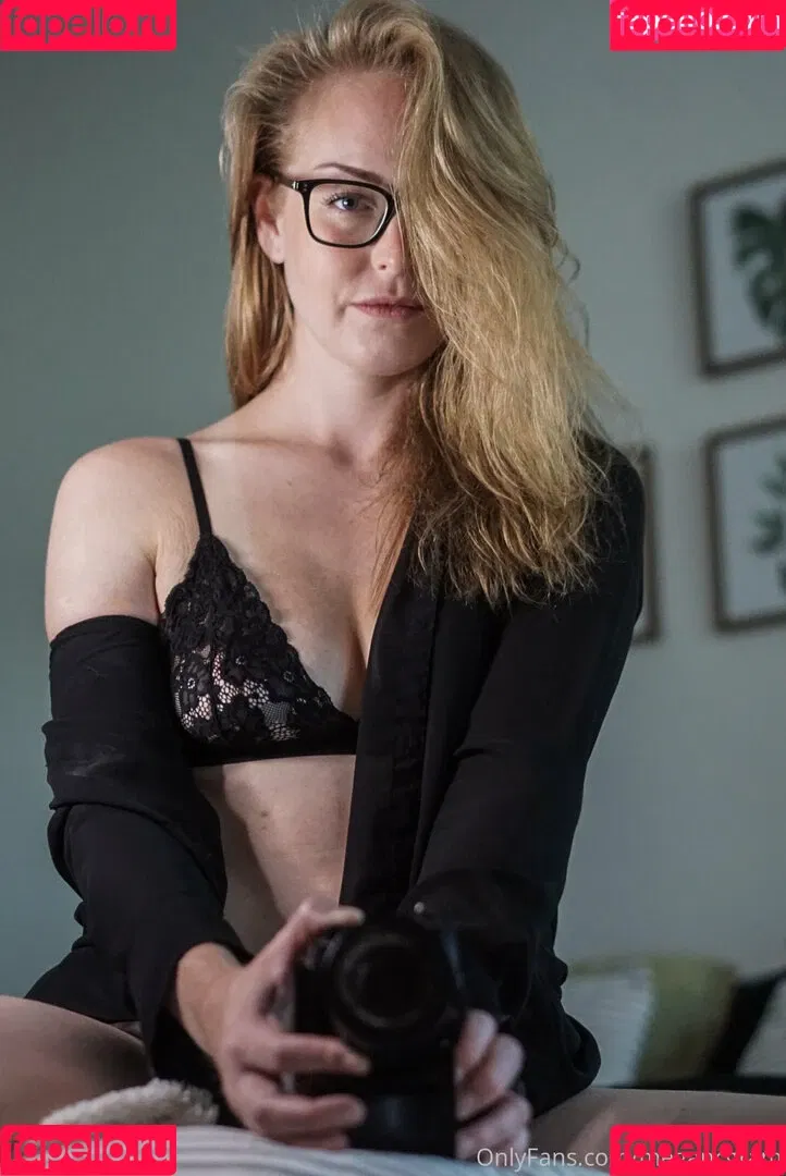 megancgram Onlyfans Photo Gallery 