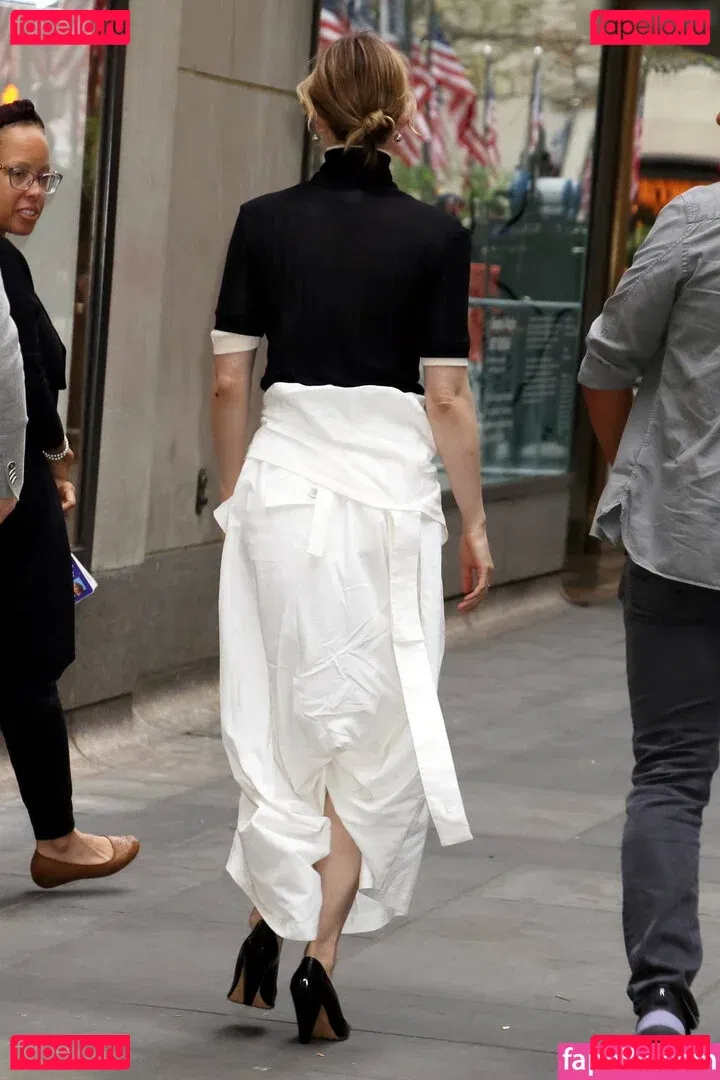 Saoirse Ronan Onlyfans Photo Gallery 