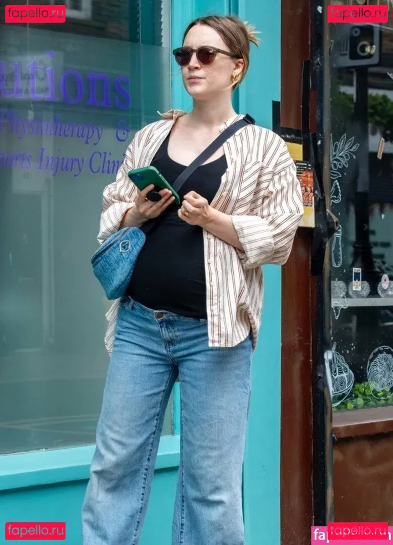 Saoirse Ronan Onlyfans Photo Gallery 