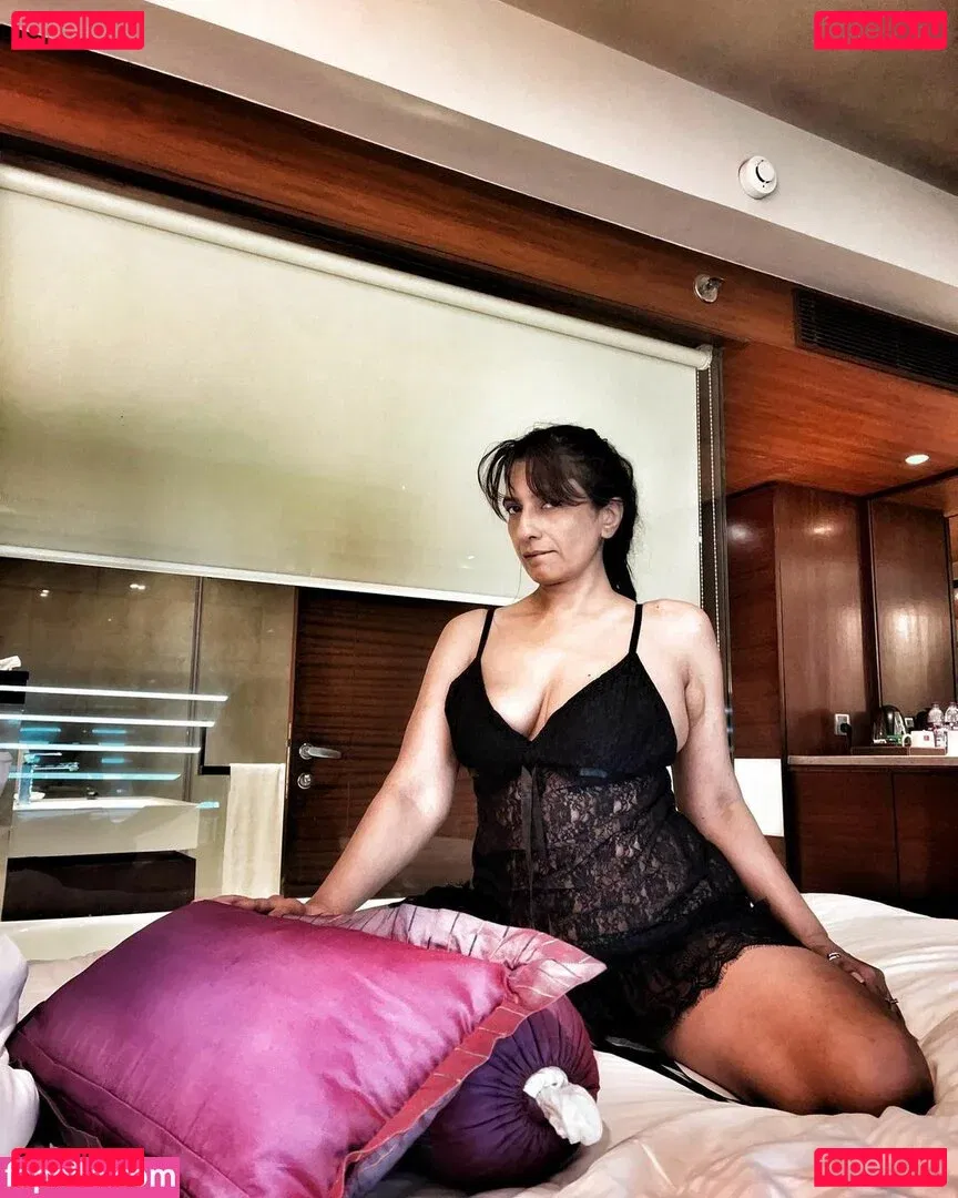 Hansa Singh Onlyfans Photo Gallery 