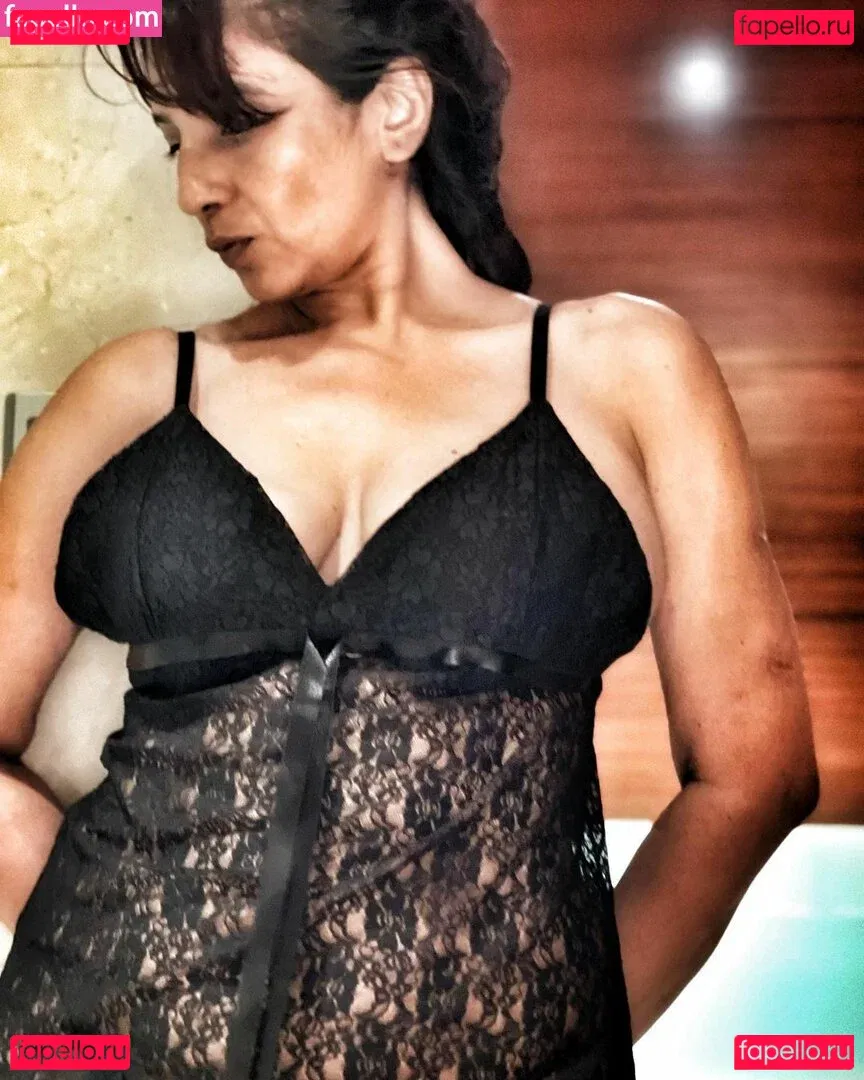 Hansa Singh Onlyfans Photo Gallery 