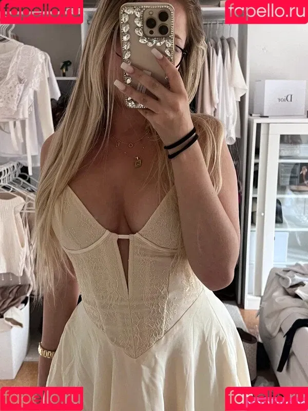 Annmariedtz Onlyfans Photo Gallery 