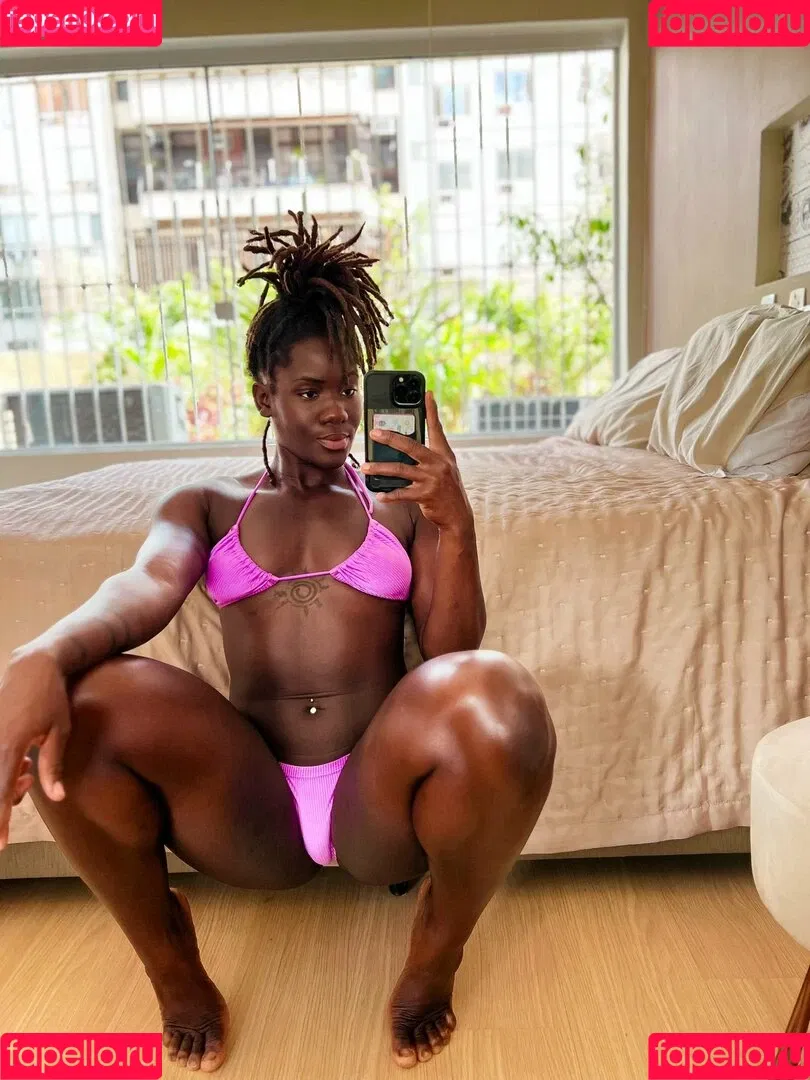 BinaNjikam Onlyfans Photo Gallery 