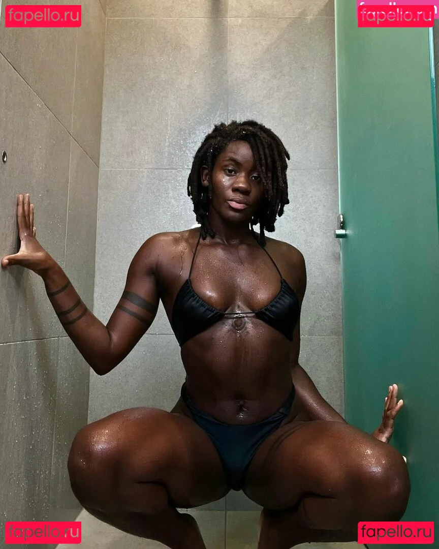 BinaNjikam Onlyfans Photo Gallery 