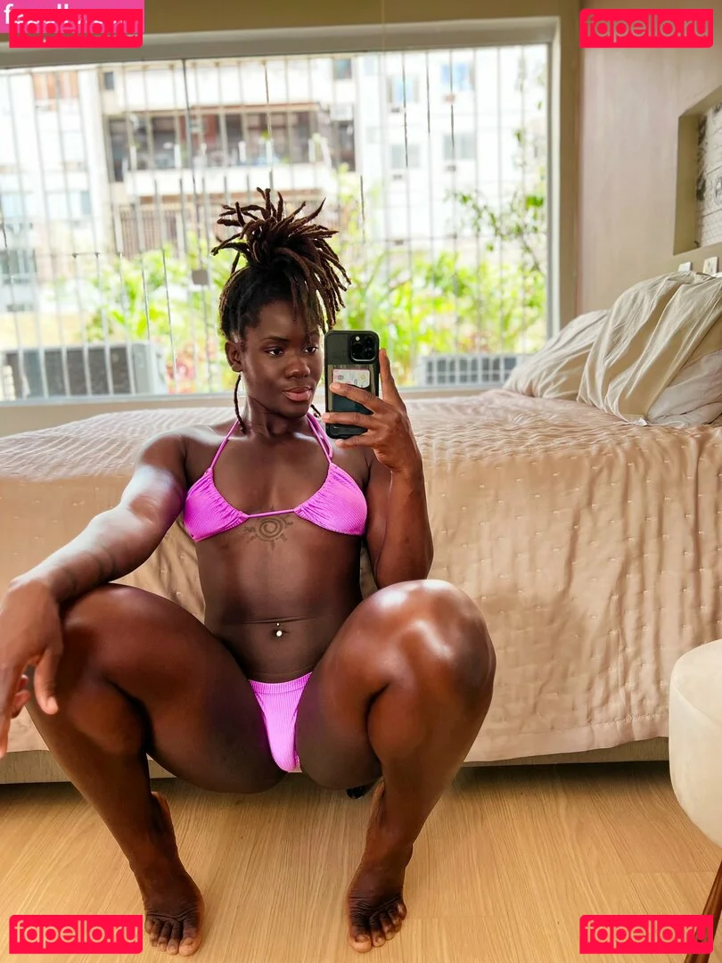 BinaNjikam Onlyfans Photo Gallery 