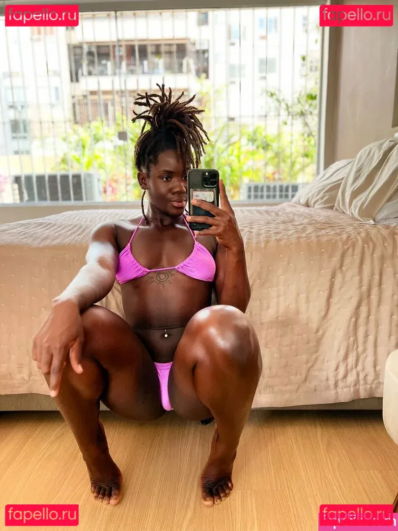 BinaNjikam Onlyfans Photo Gallery 