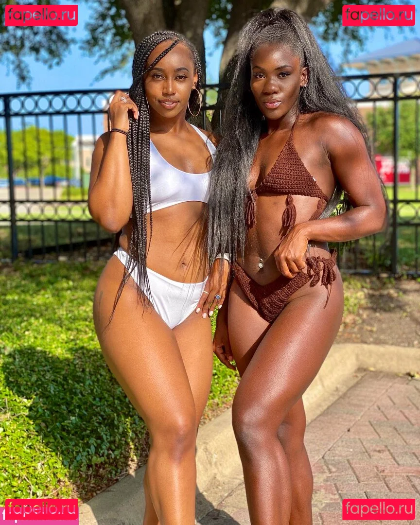 BinaNjikam Onlyfans Photo Gallery 