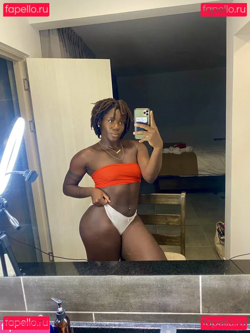 BinaNjikam Onlyfans Photo Gallery 