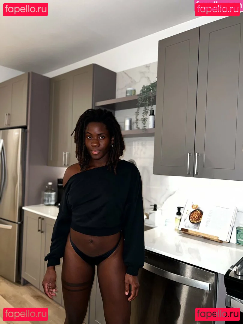 BinaNjikam Onlyfans Photo Gallery 