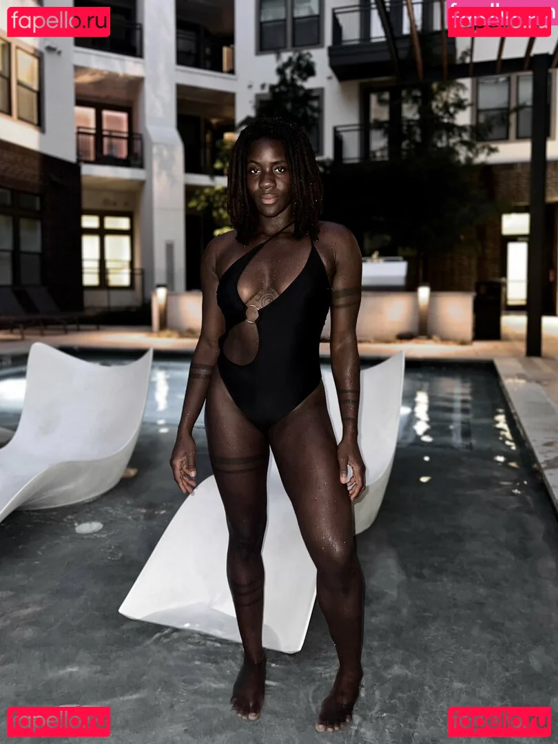 BinaNjikam Onlyfans Photo Gallery 