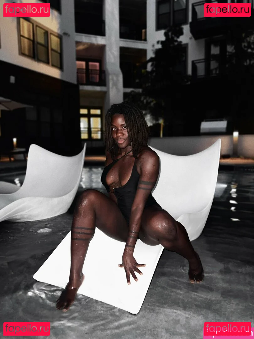 BinaNjikam Onlyfans Photo Gallery 