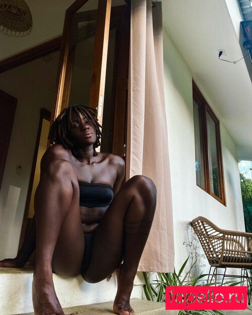 BinaNjikam Nude Onlyfans Photo 18