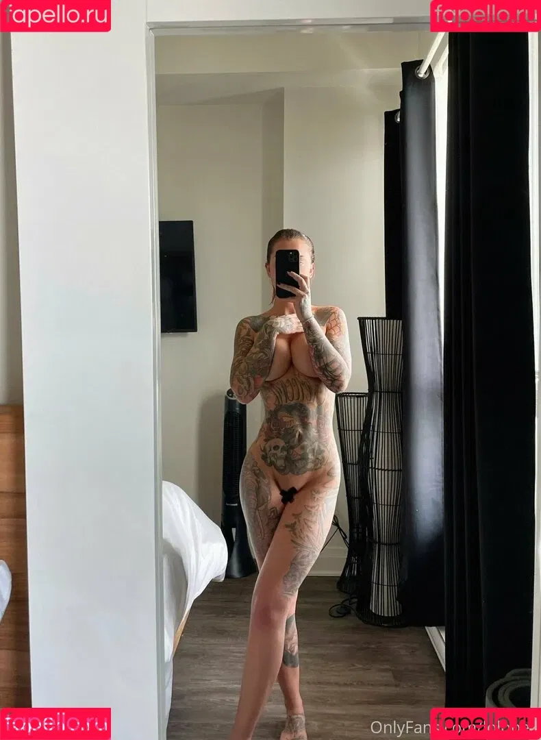 Laurence Berdard Onlyfans Photo Gallery 