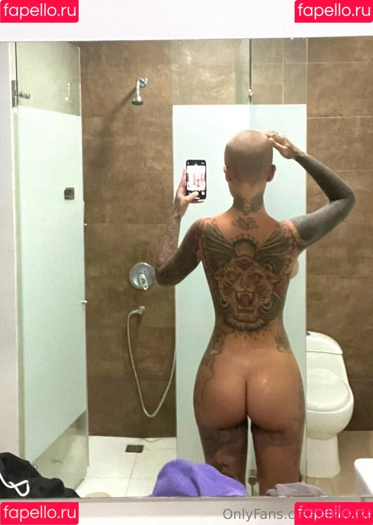 Laurence Berdard Onlyfans Photo Gallery 