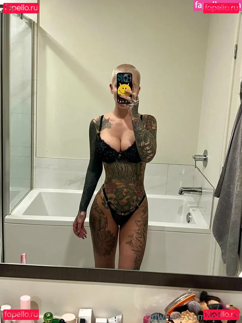 Laurence Berdard Onlyfans Photo Gallery 