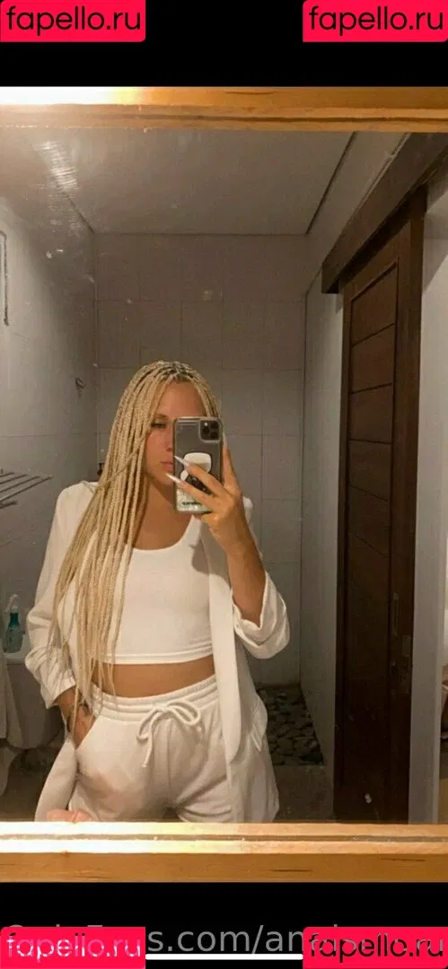 sianaanaom Onlyfans Photo Gallery 