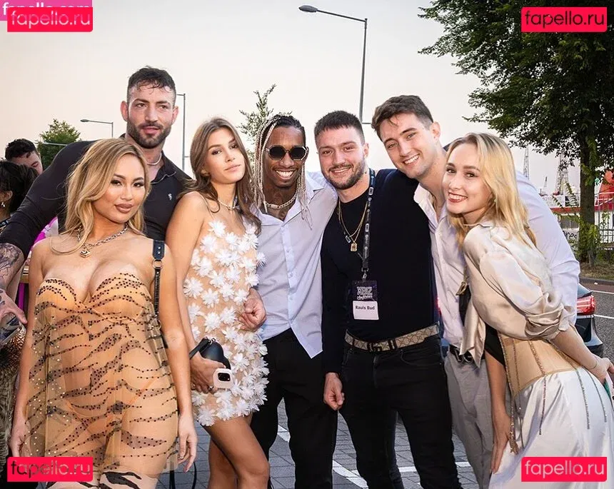 bird.person Onlyfans Photo Gallery 