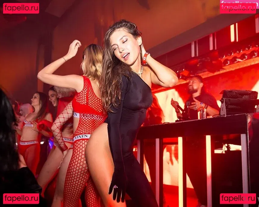 bird.person Onlyfans Photo Gallery 