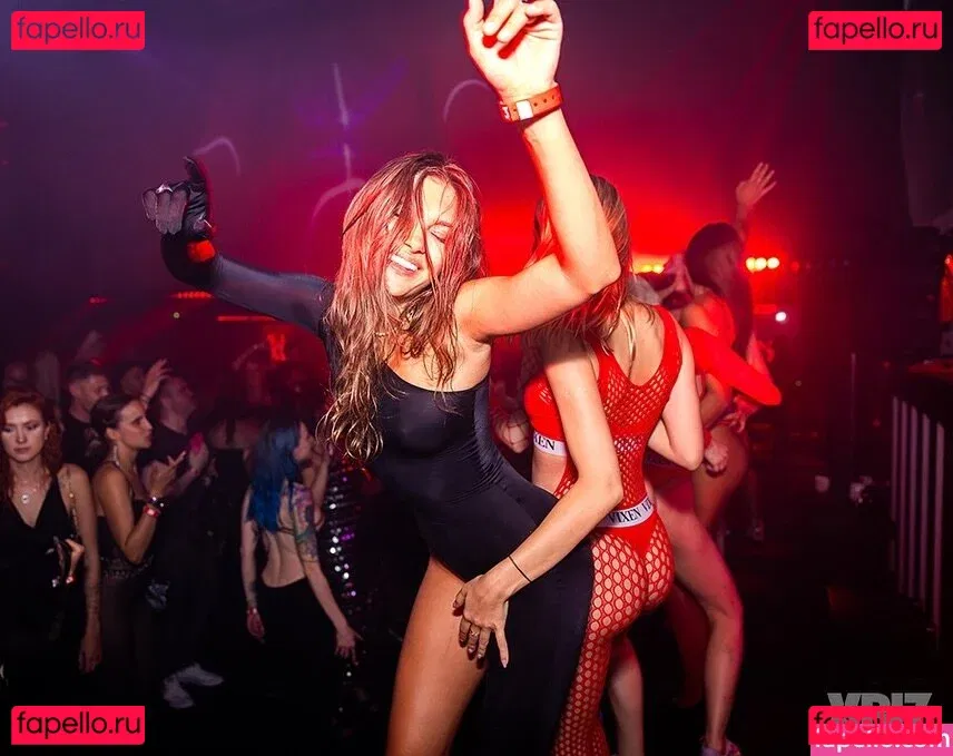 bird.person Onlyfans Photo Gallery 